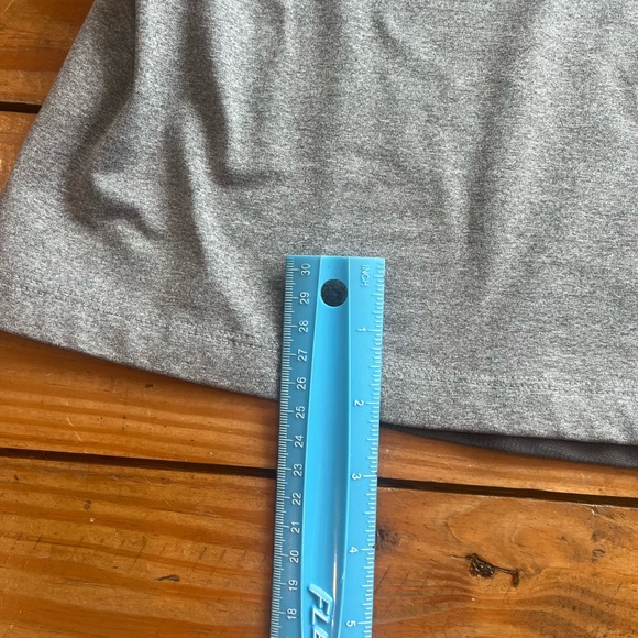 (335) NIKE DRI-FIT TOP - Picture 14 of 16